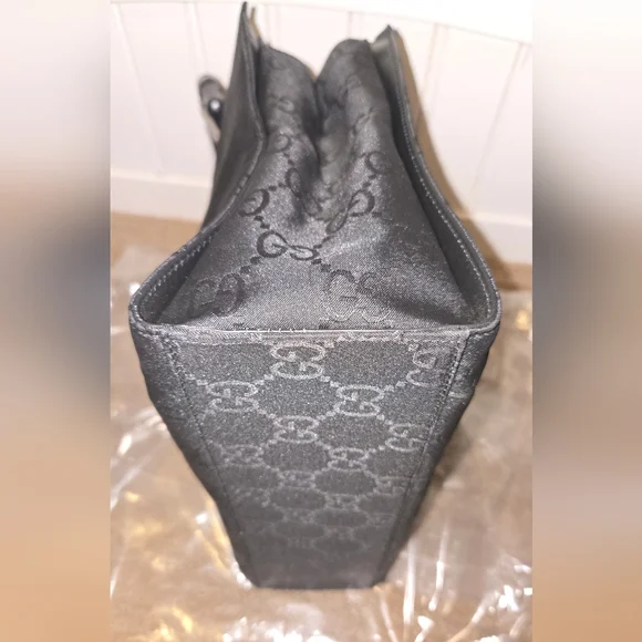 Gucci Bamboo Top Handle Tote โ Black GG Canvas โ Rare & Iconic - Picture 6 of 12